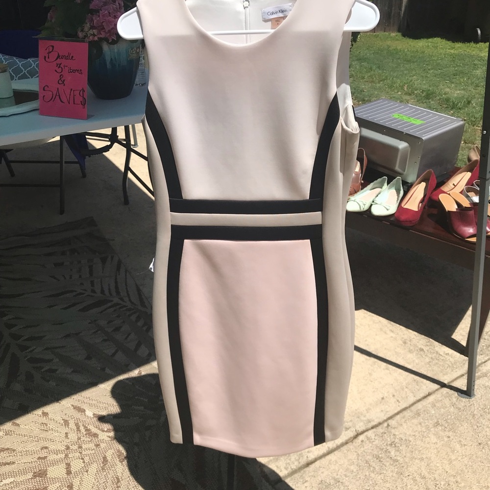 EUC Calvin Klein Color block midi dress